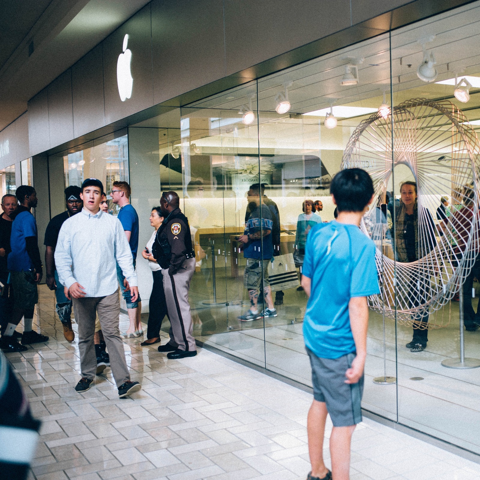 Urban Shopping Vibes