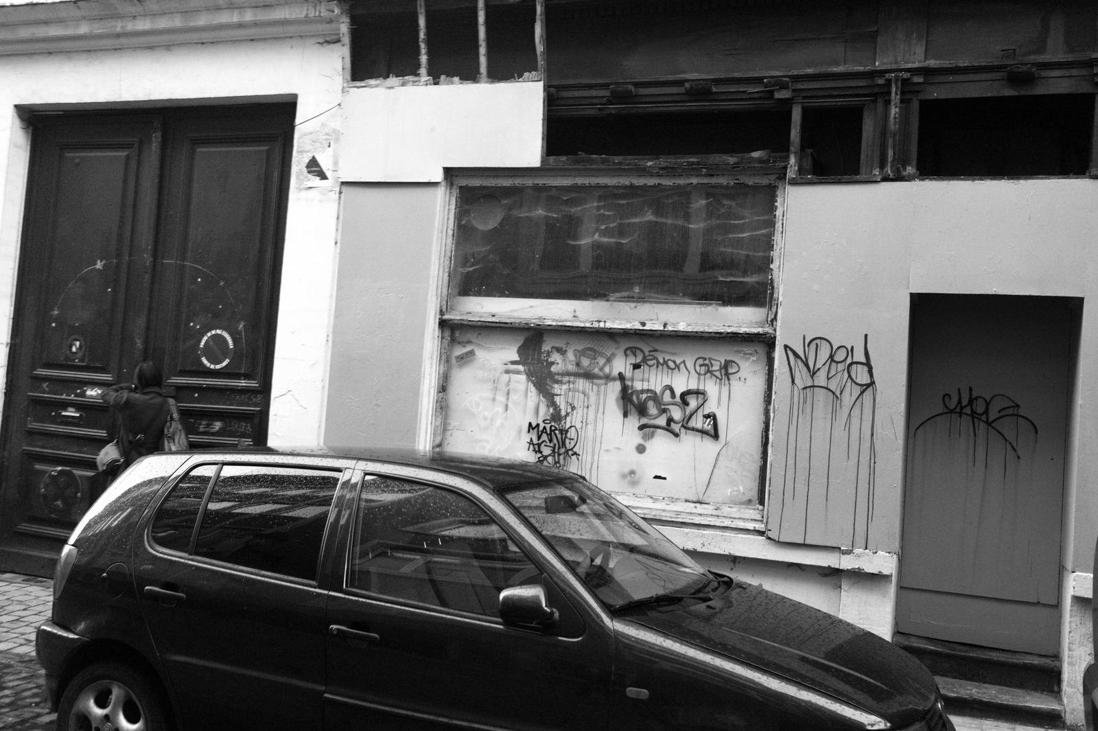 Urban Decay in Monochrome