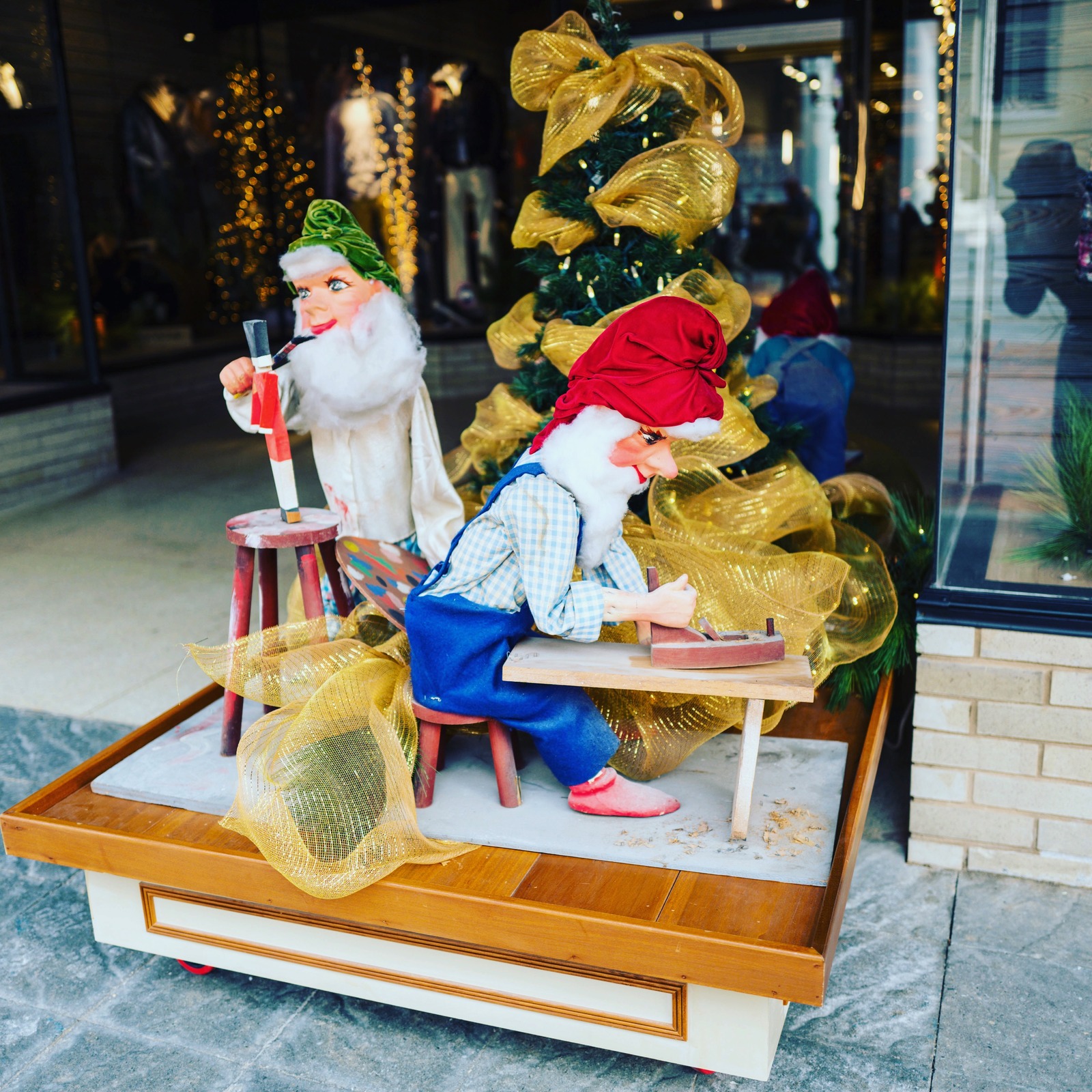 Gnome Workshop Scene