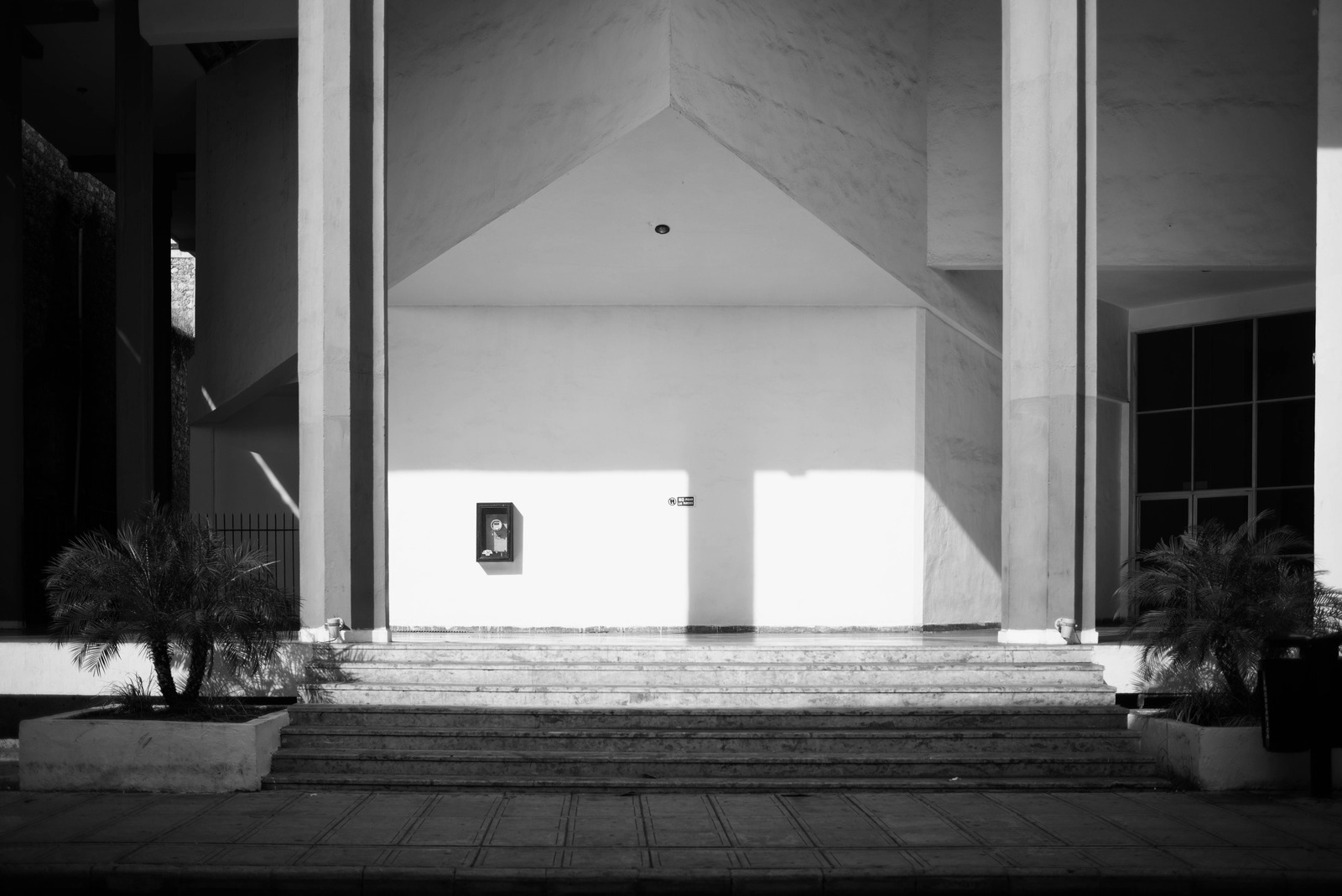 Geometric Shadows and Silence