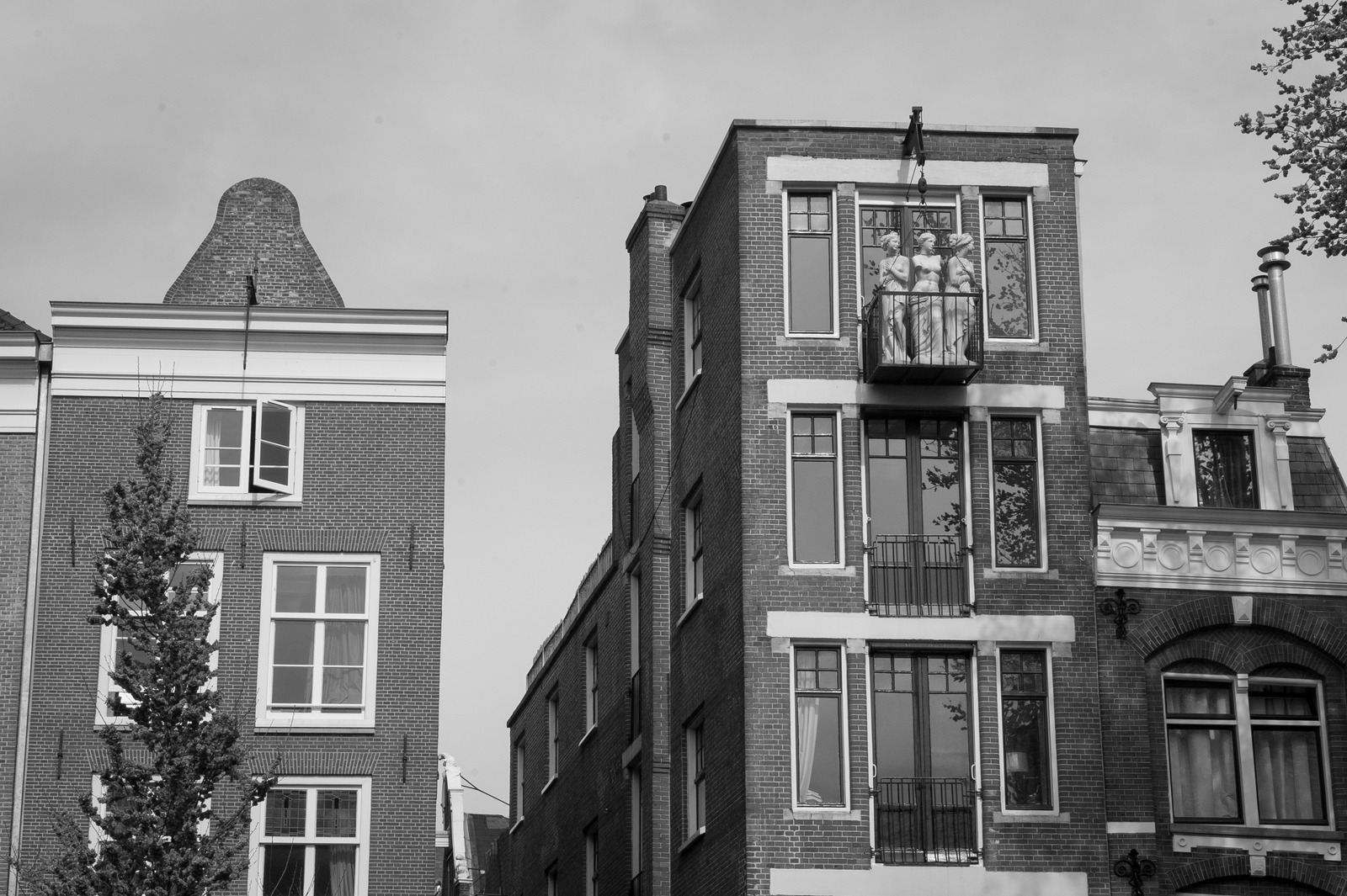 Urban Contrast in Monochrome