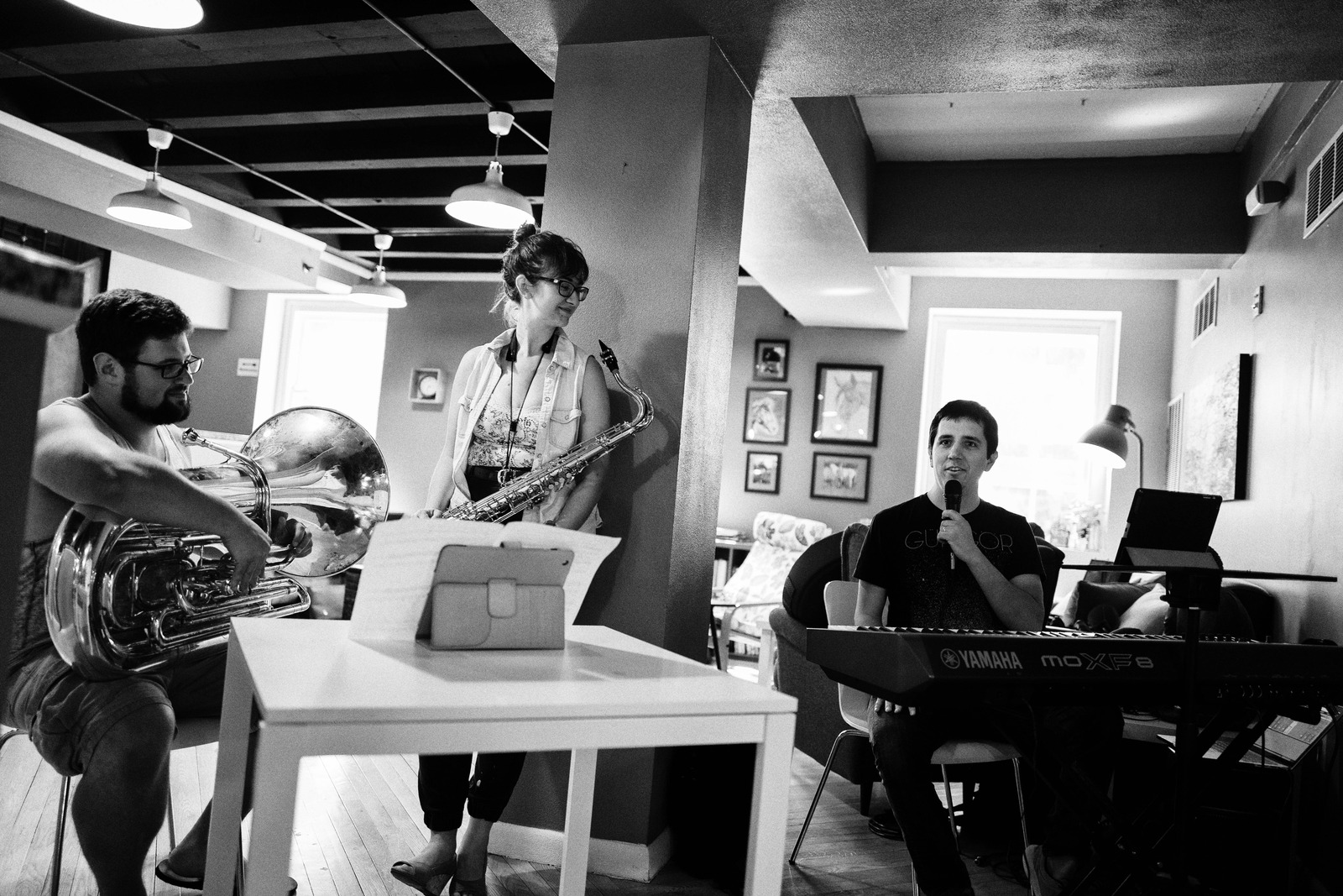 A Jam Session in Monochrome