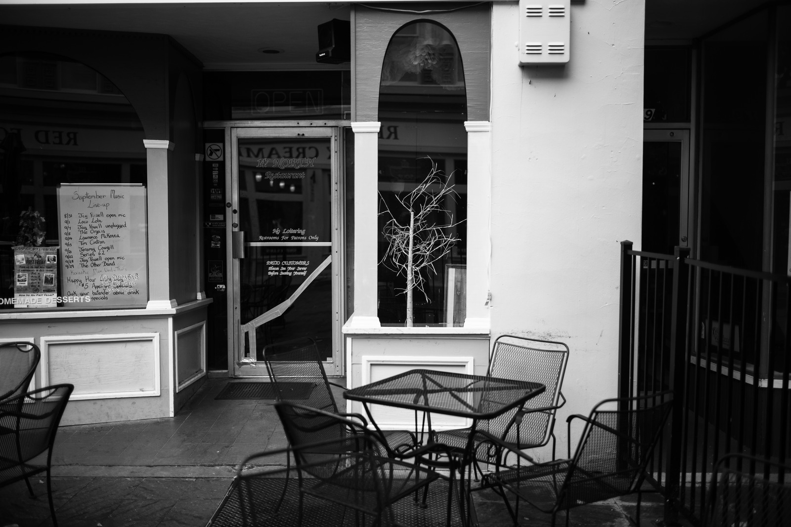 Quiet Café Ambience