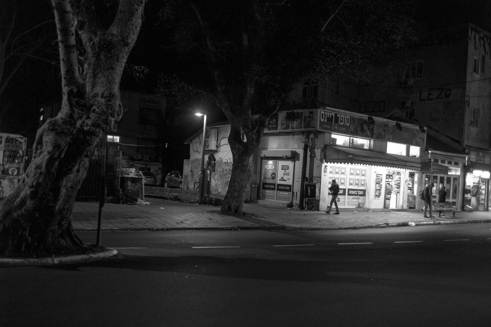 Nocturnal Urban Stillness