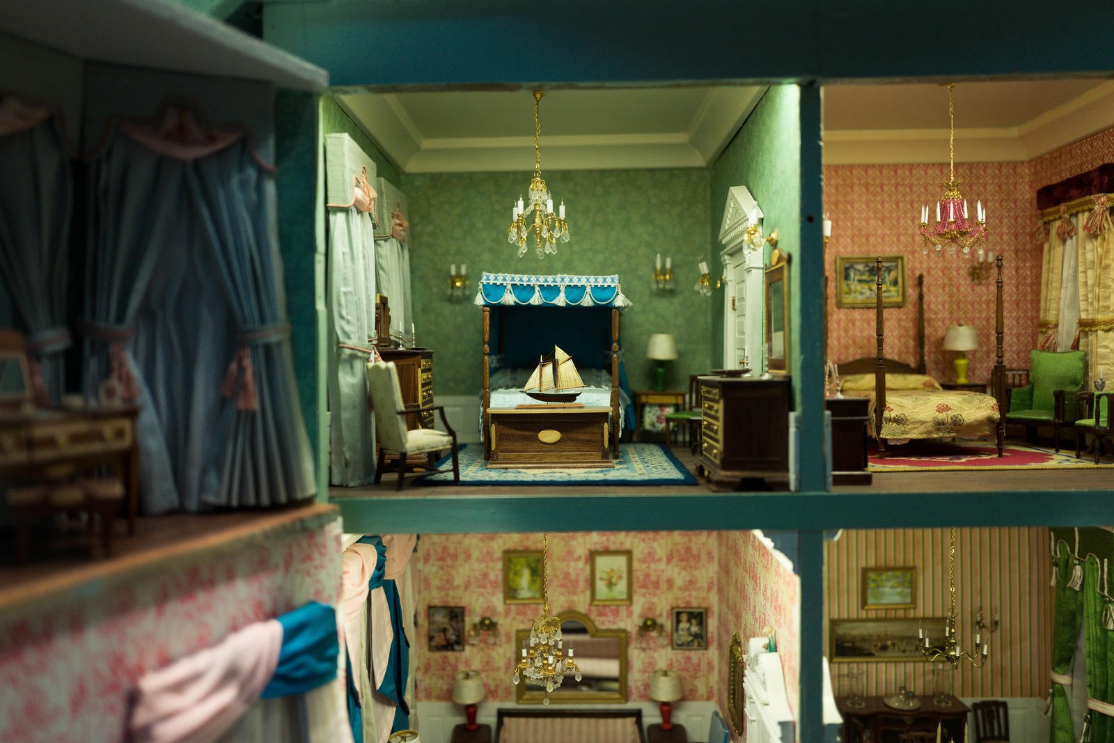 A Glimpse into Miniature Life