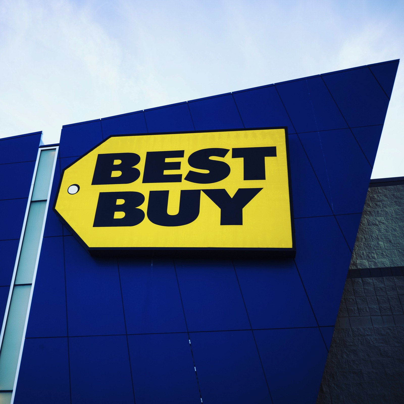 Bold Retail Identity