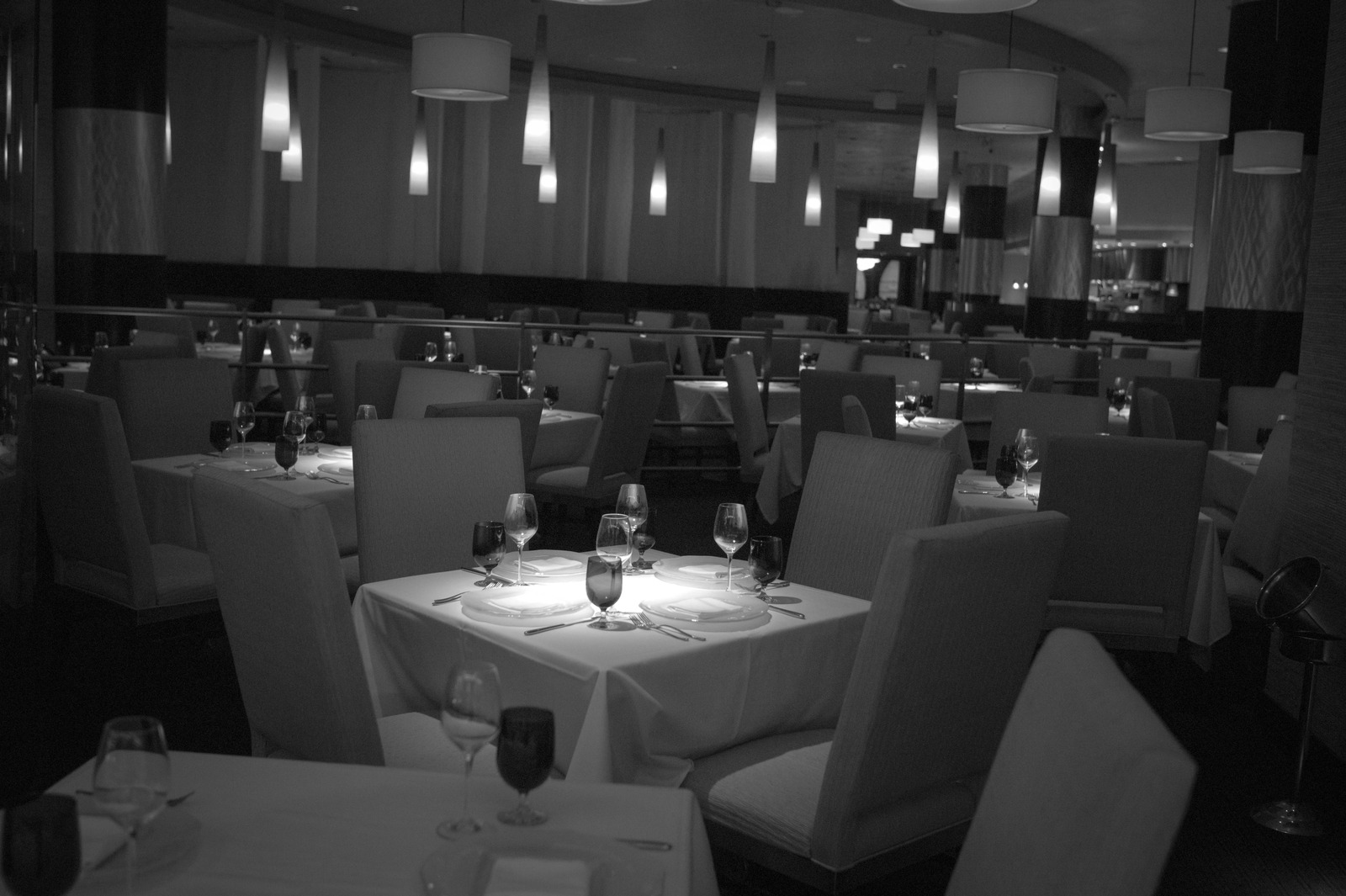 Elegant Dining Ambiance