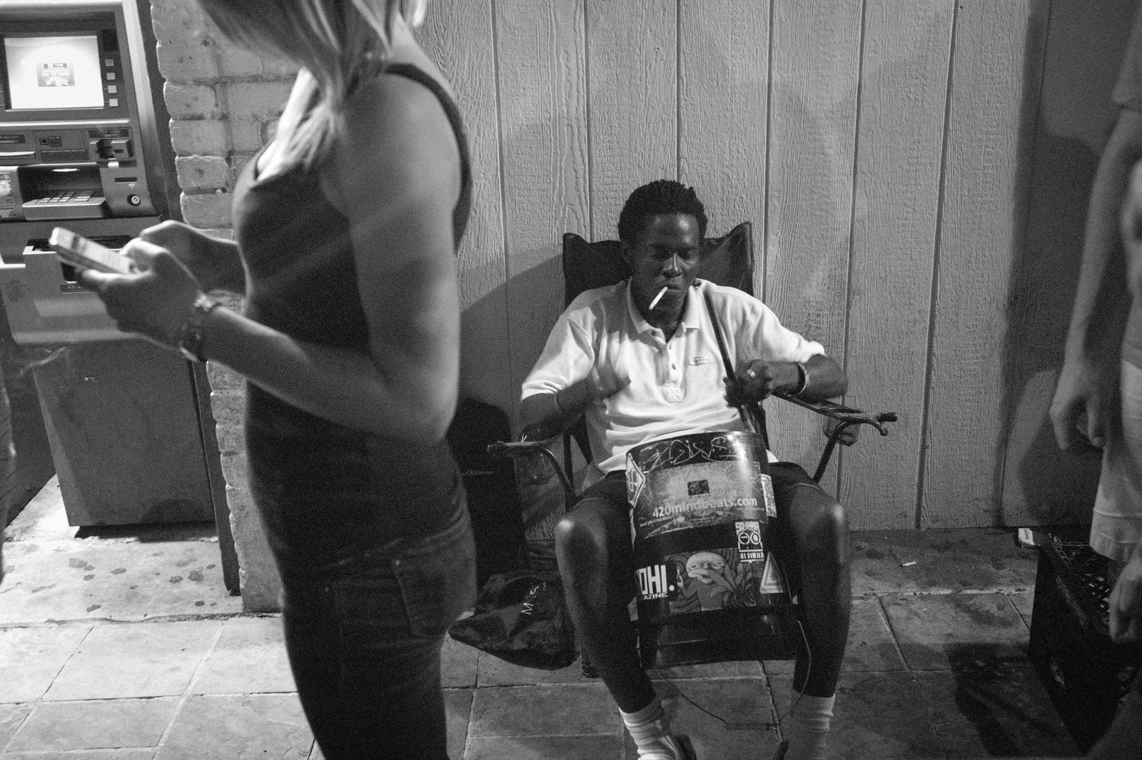 Contrasting Lives in Shadows