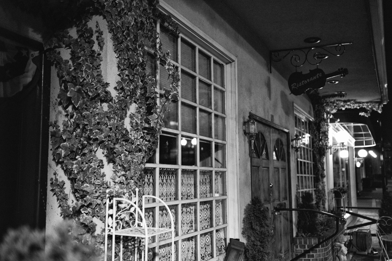 Charming Nightside Restaurant