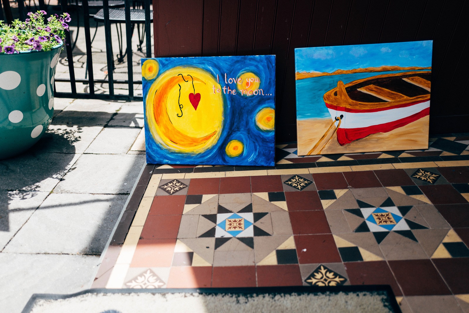 Artistic Expressions in Sunlight