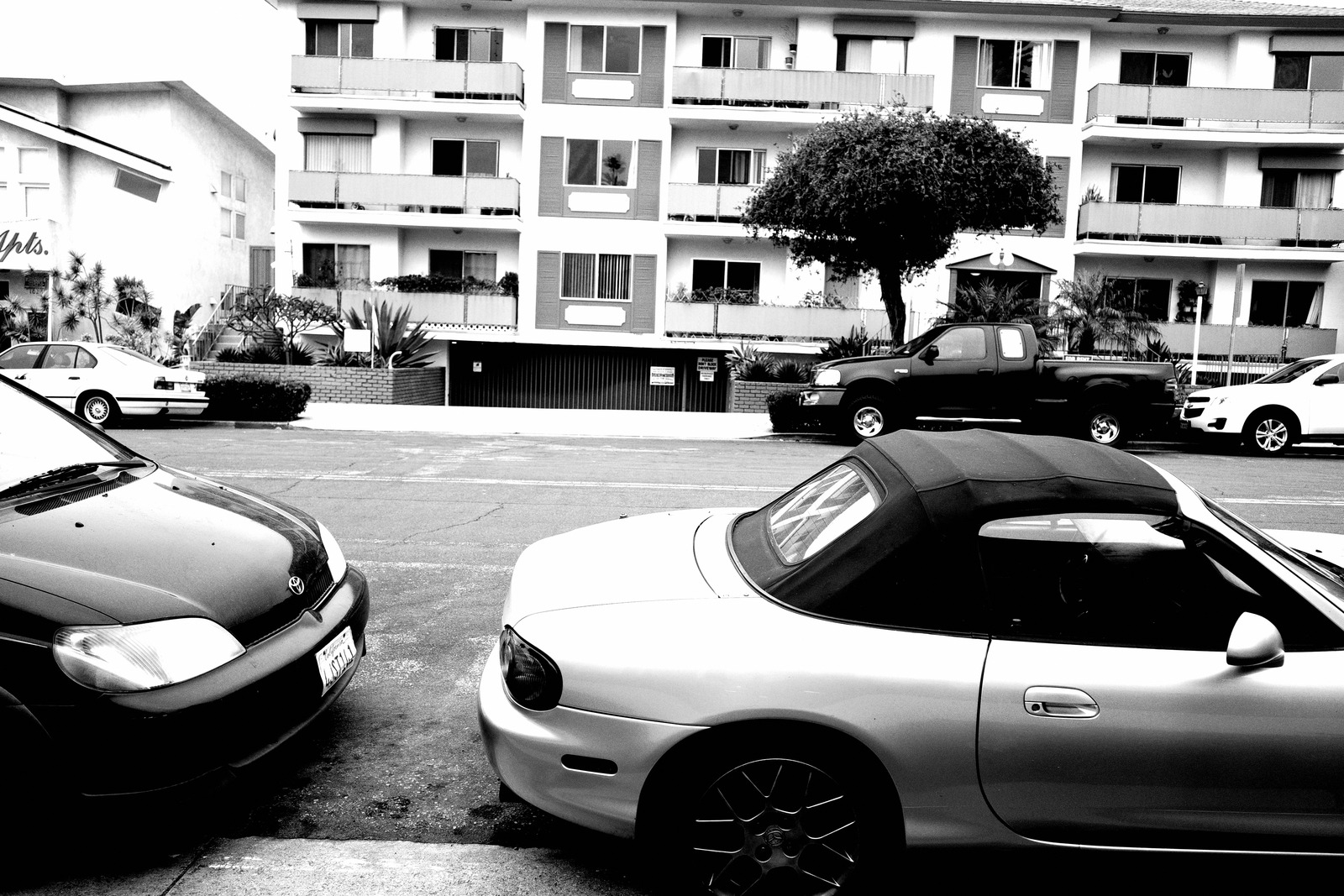 Urban Stillness in Monochrome