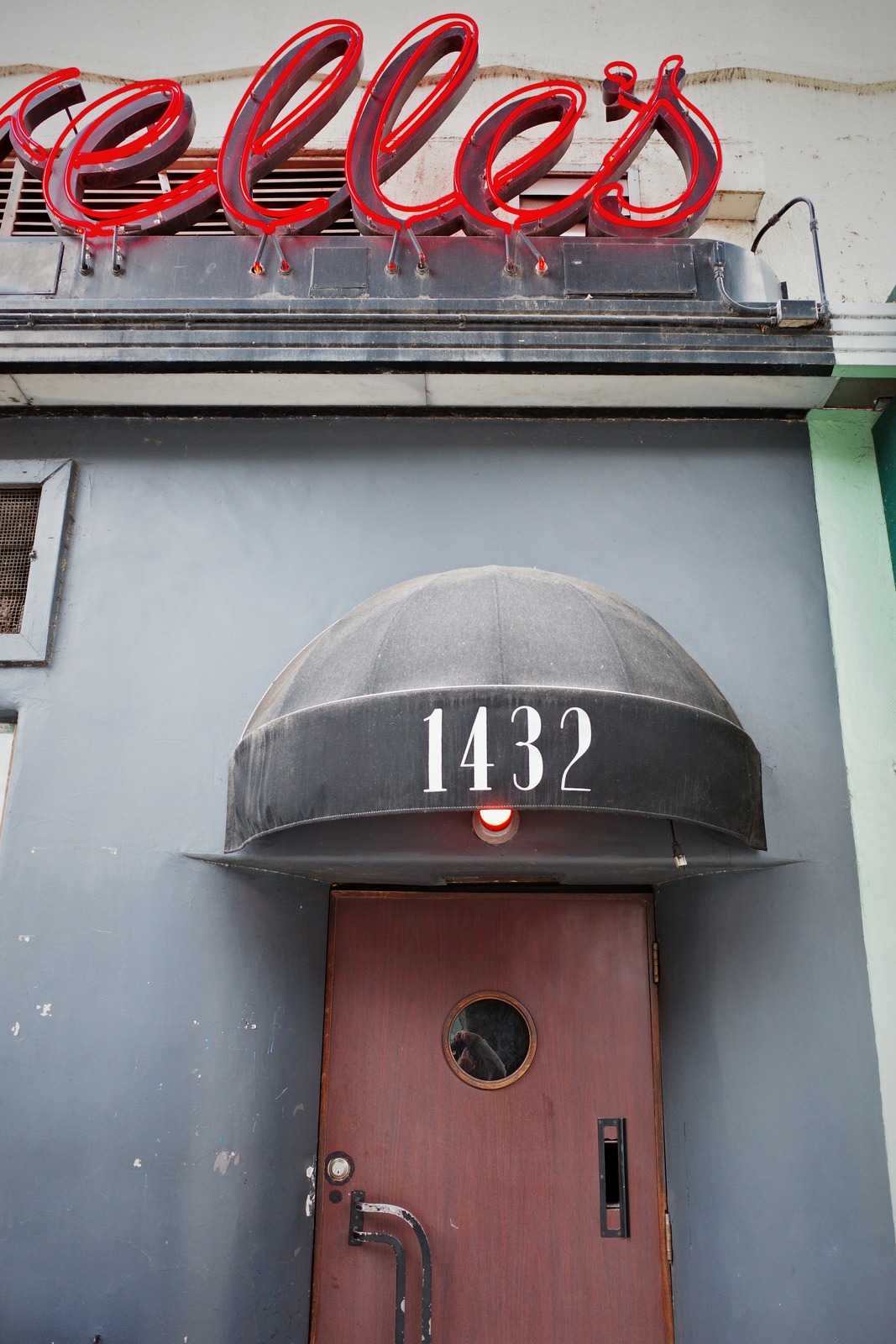 Urban Entrance Vibes