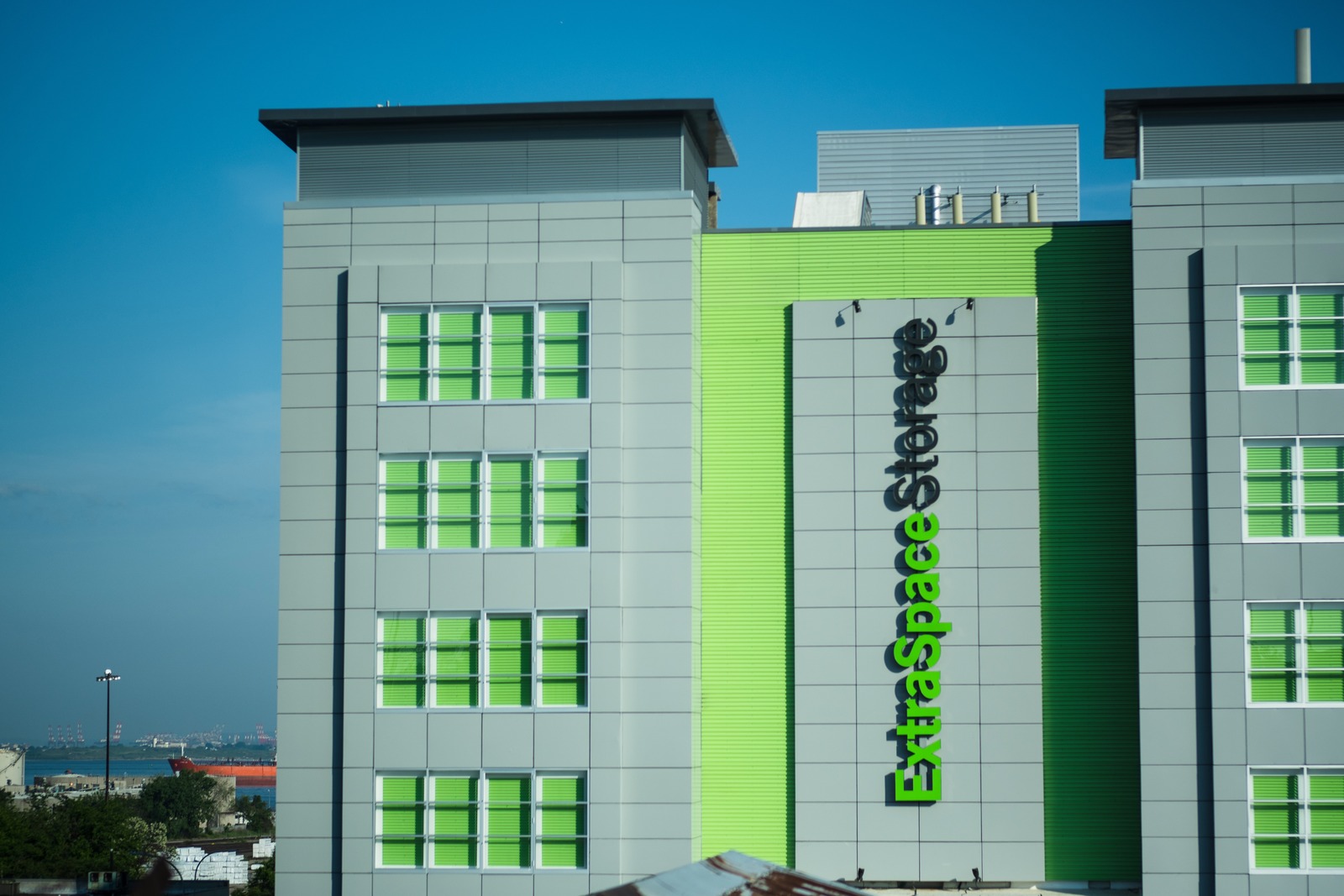 Modern Storage Facade