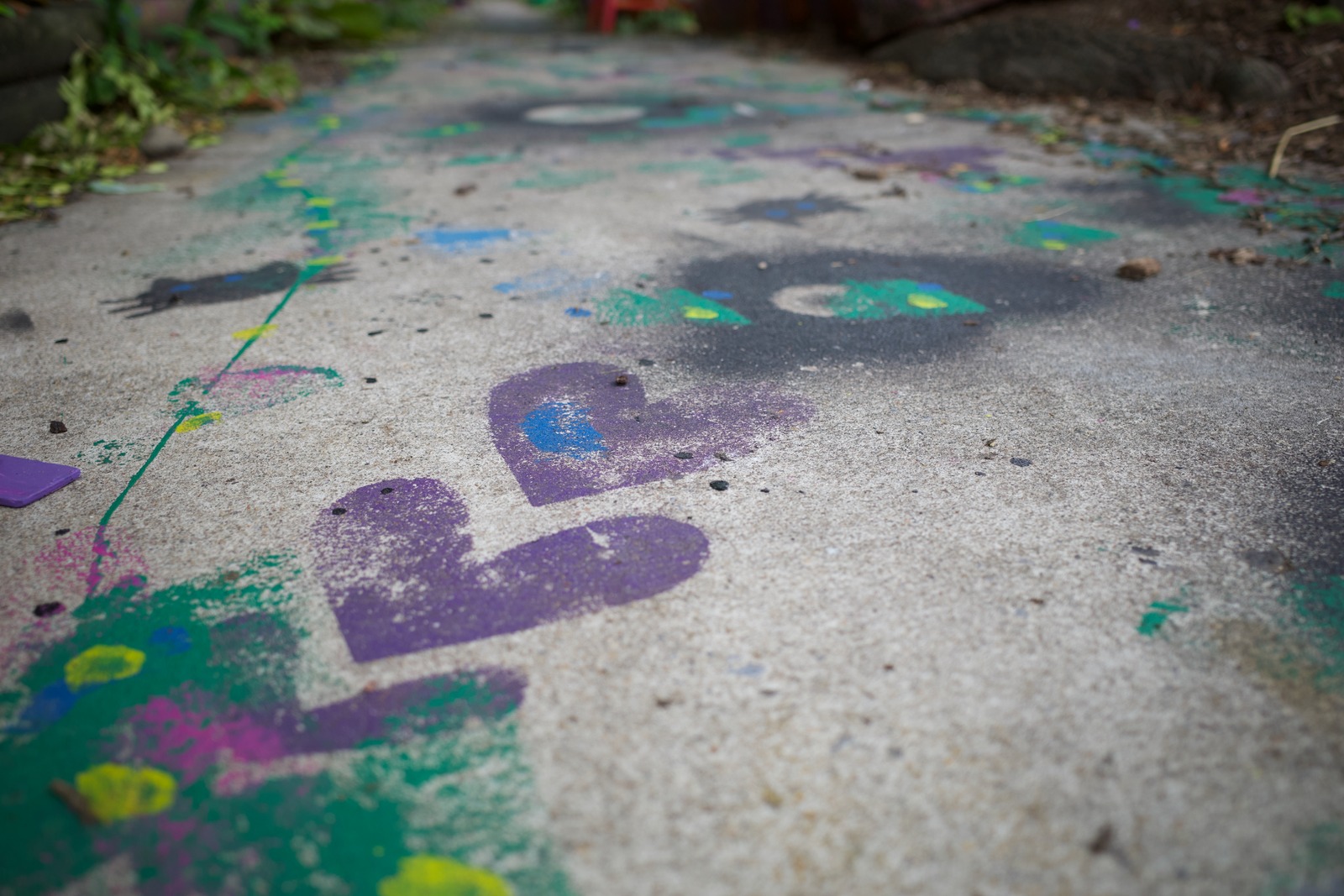 Colorful Alleyway Expressions