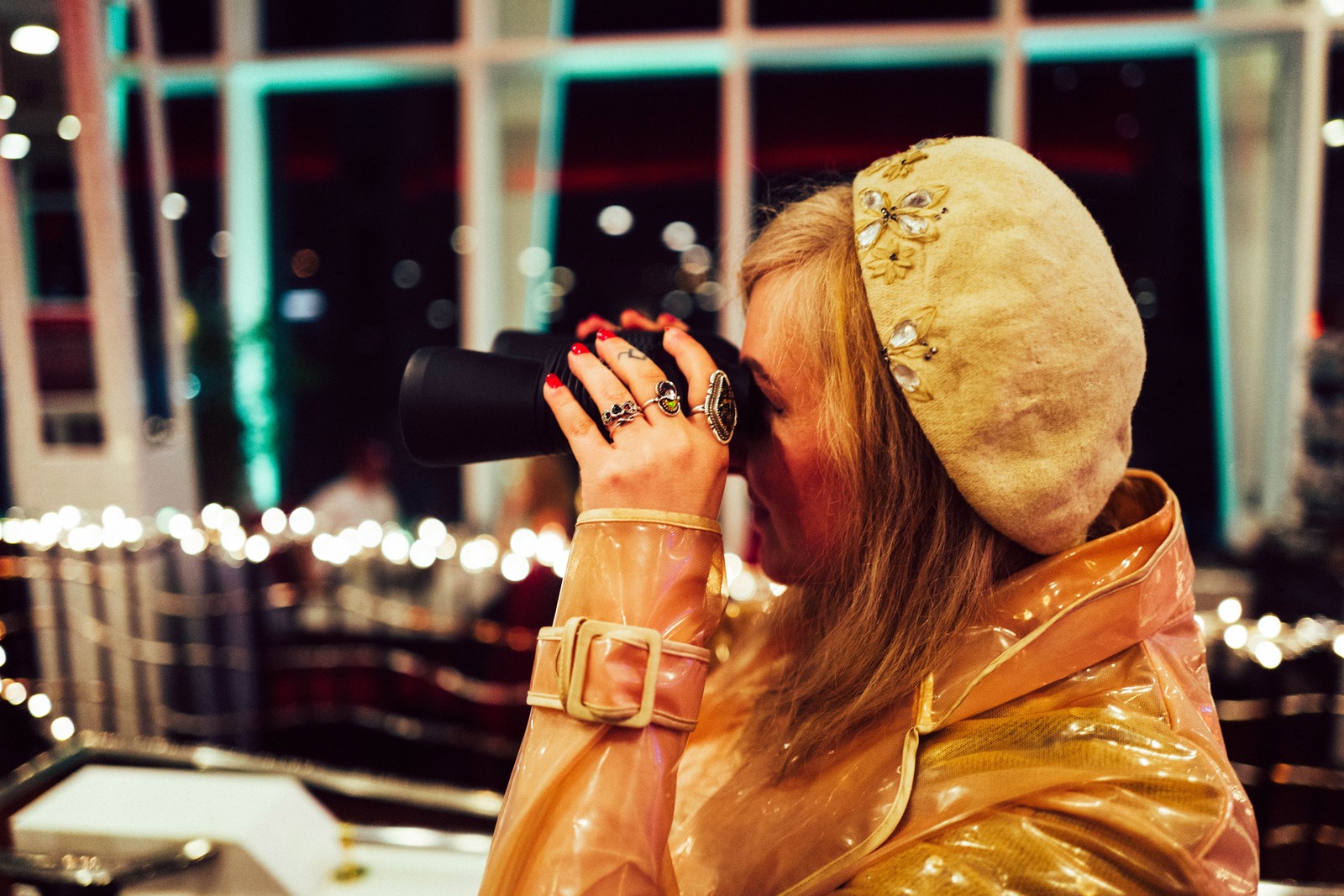 Glimpse Through a Lens