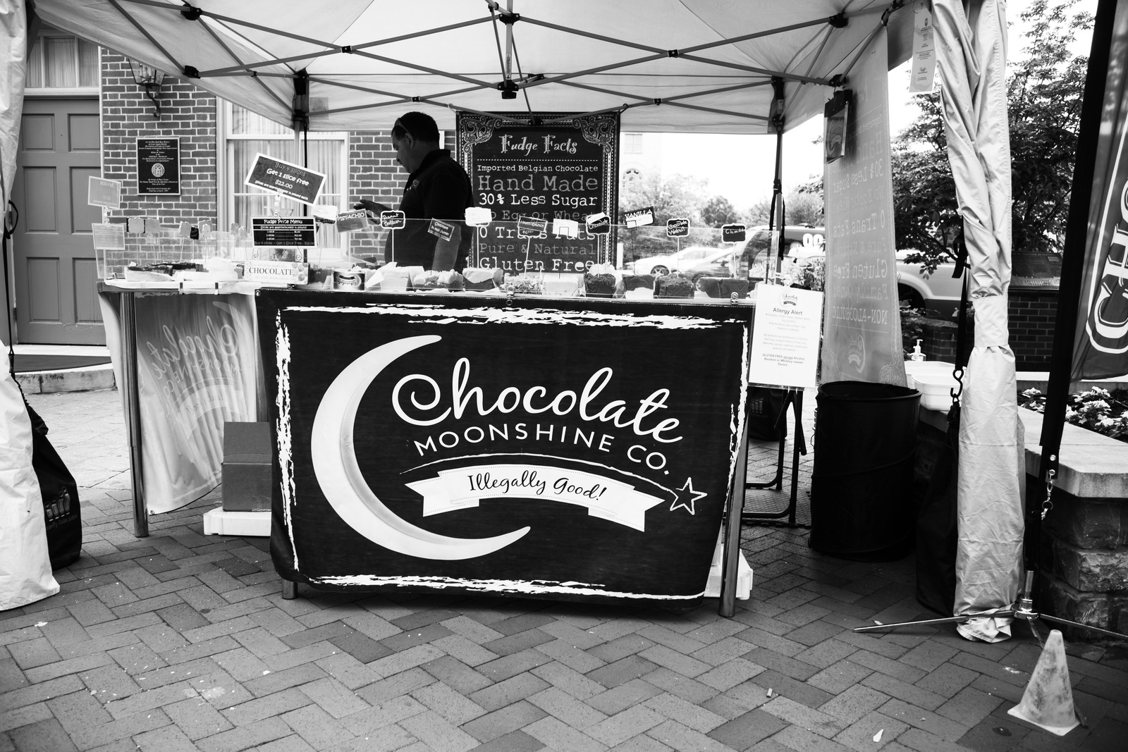 Charming Chocolate Stand