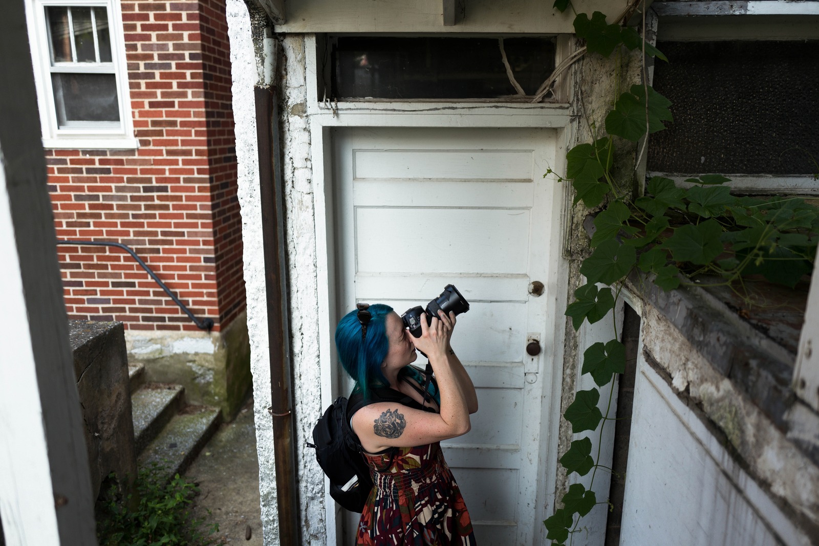 Capturing Moments in an Alleyway