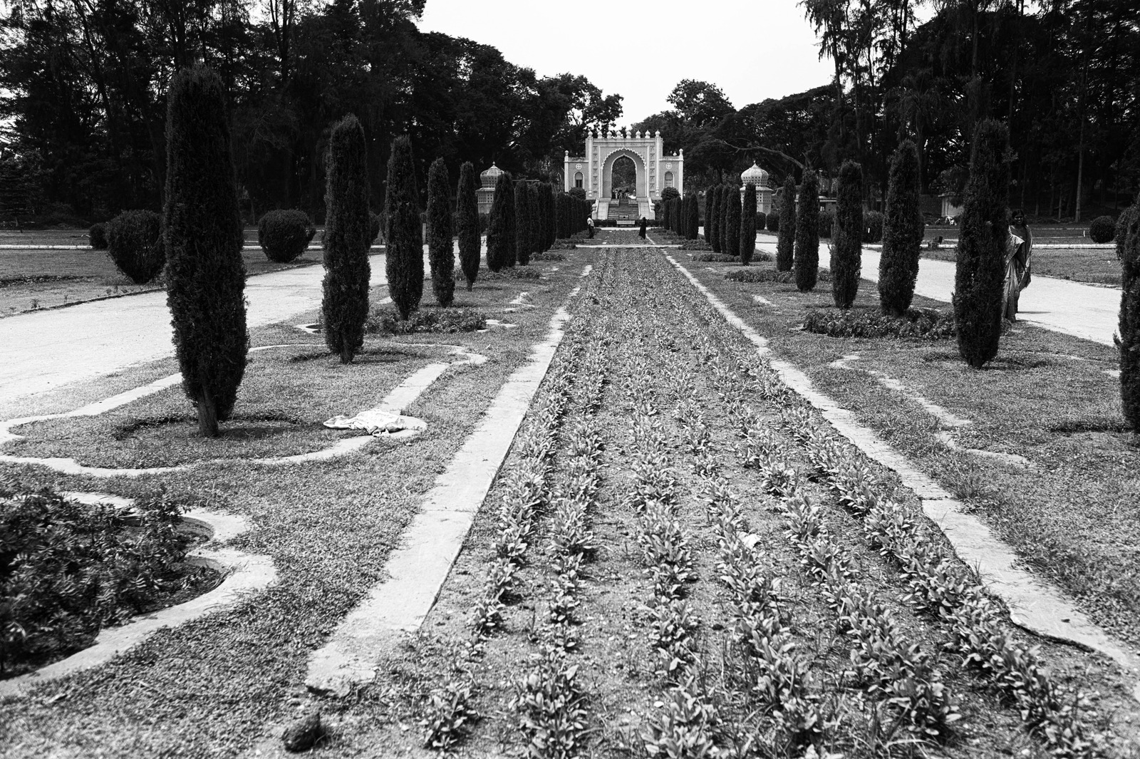 Symmetry in Stillness