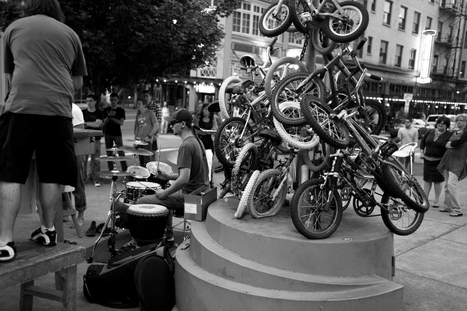 Urban Rhythm and Chaos