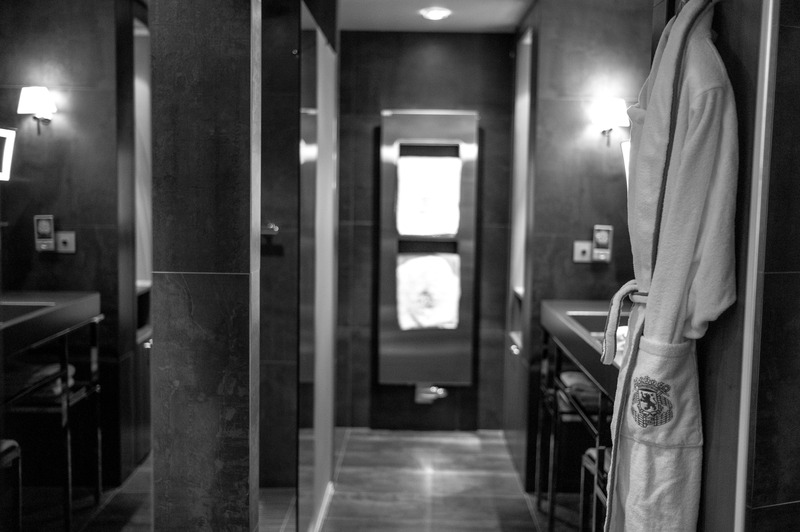 Serene Bathroom Escape