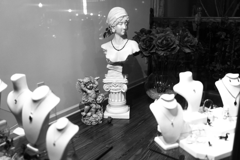 Elegance in Stillness