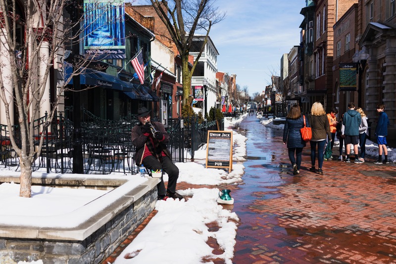 Winter's Melody in the Street
