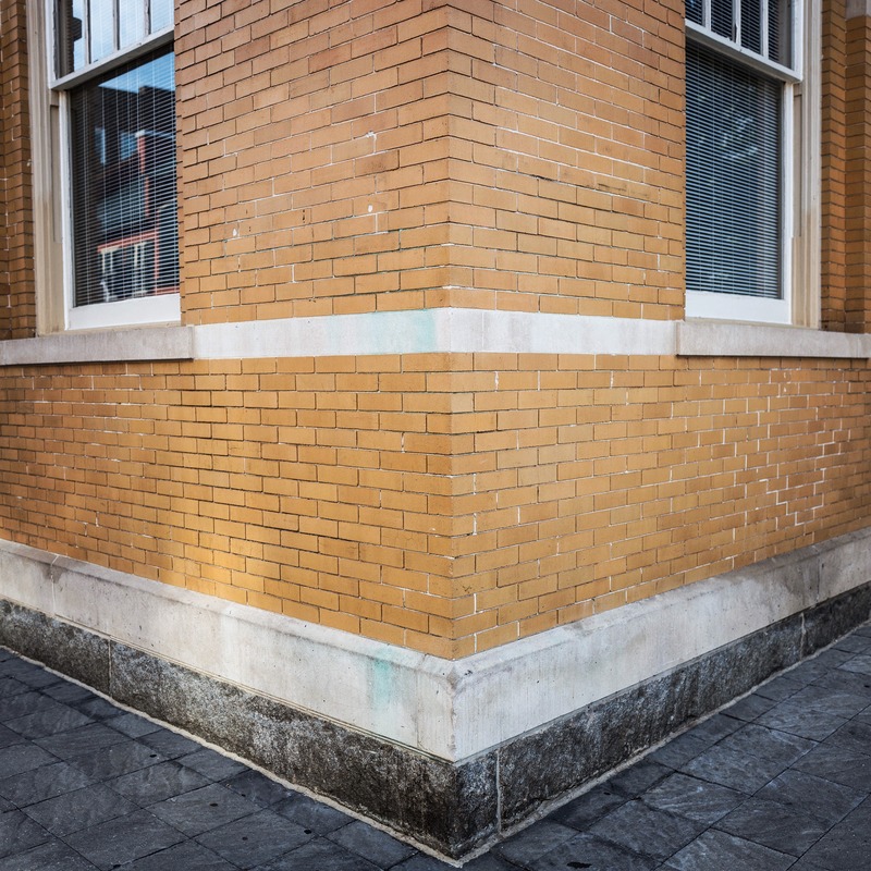 Urban Geometry: A Corner Study