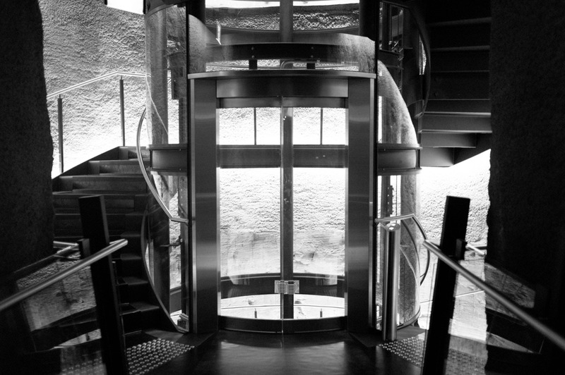 Modern Minimalism in Motion