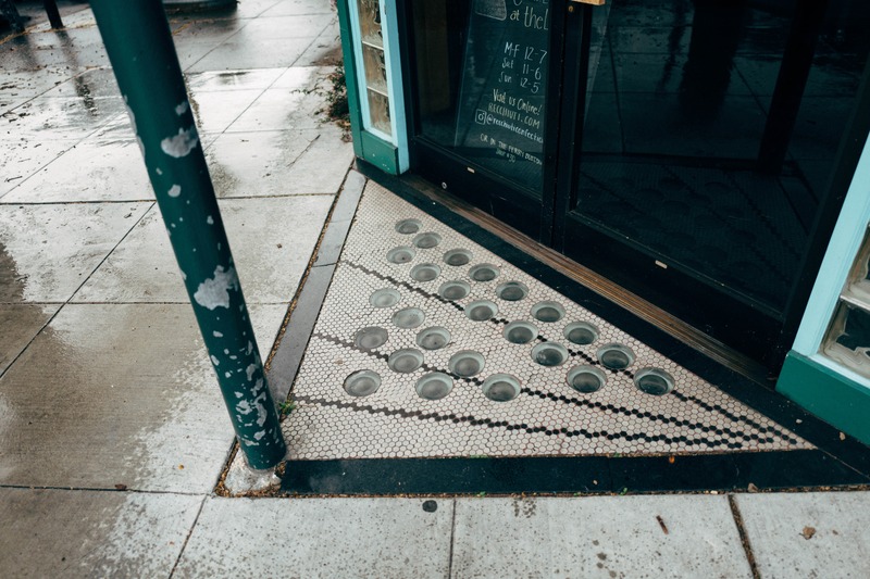 Urban Geometry at the Doorstep