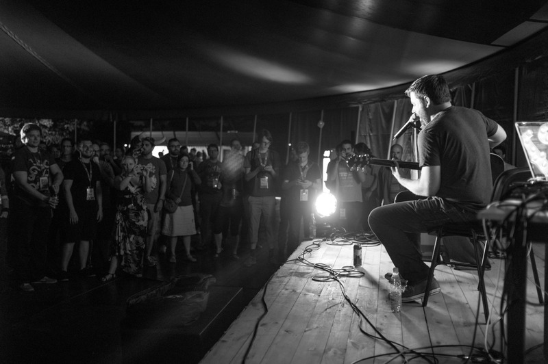 Intimate Acoustic Performance