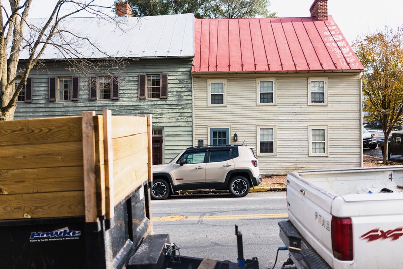 Charming Urban Contrast