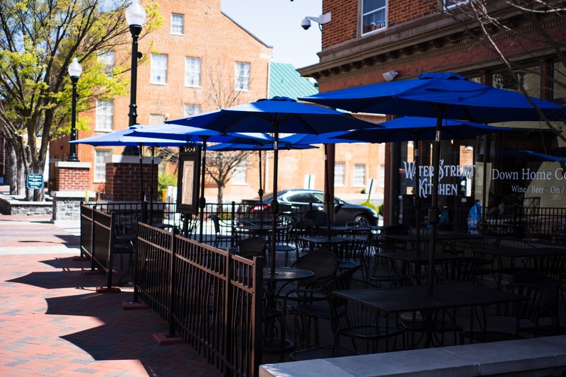 Sunny Outdoor Dining