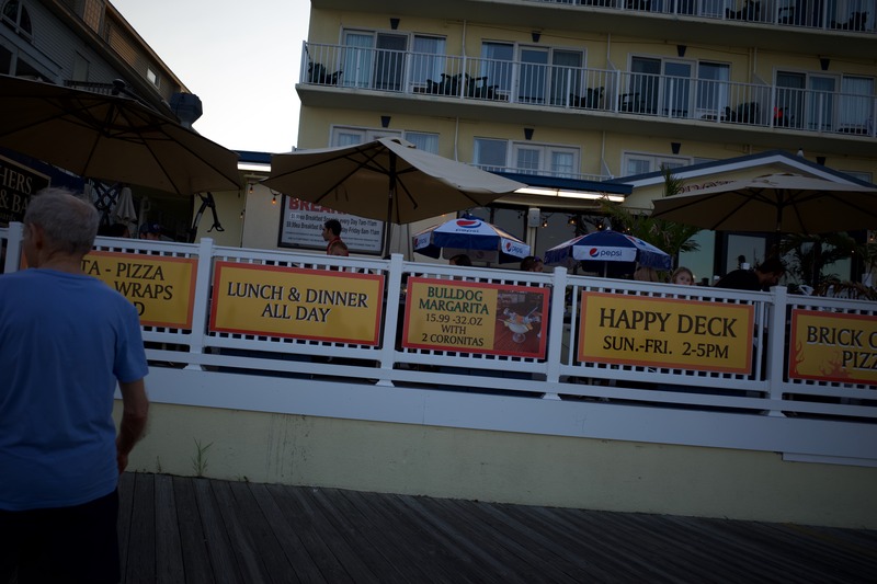 Casual Dining by the Shore