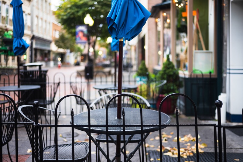 Charming Café Retreat