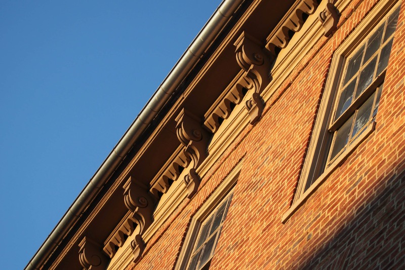 Timeless Architecture in Light